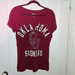 *** SOLD*** G111 4her By Carl Banks Oklahoma Sooners Women's Burgundy Top
